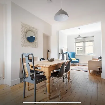 Holiday home Lower Darnborough Street Holiday *